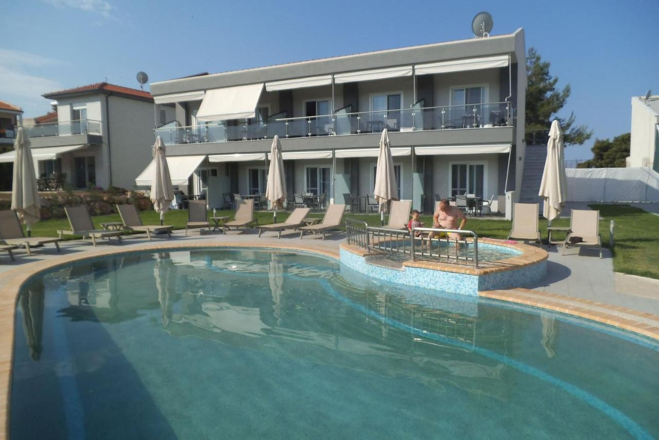 Finikas Garden Beach Resort Nikiti 外观 照片